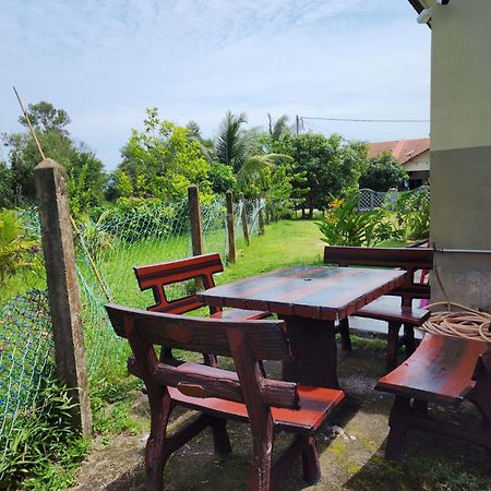 Mumnkidzzz Homestay At Kerteh Kampong Pengkalan Pangan Exterior foto