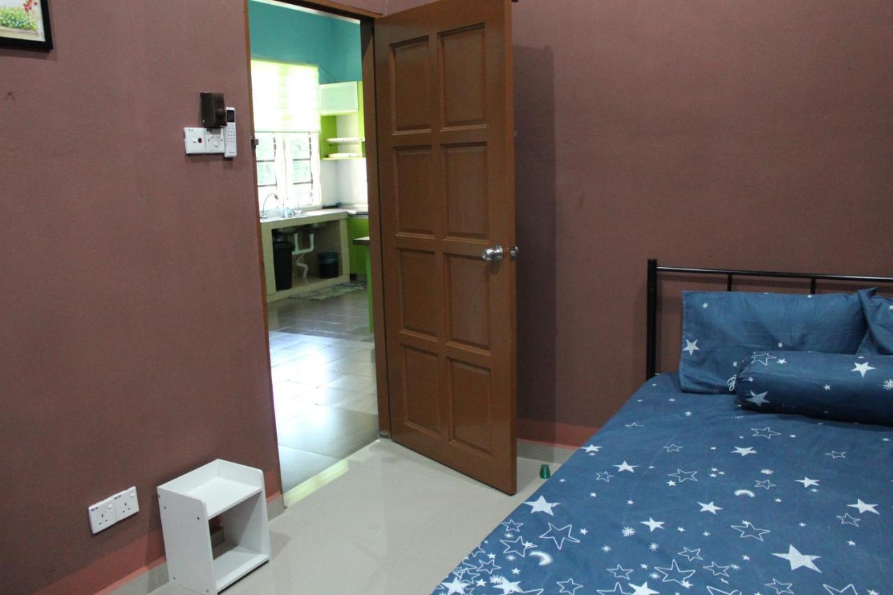Mumnkidzzz Homestay At Kerteh Kampong Pengkalan Pangan Exterior foto