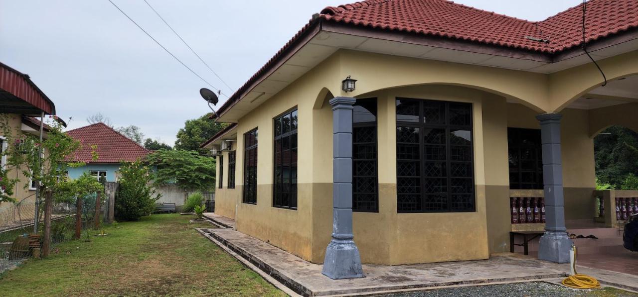 Mumnkidzzz Homestay At Kerteh Kampong Pengkalan Pangan Exterior foto