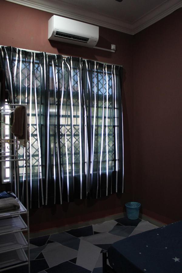 Mumnkidzzz Homestay At Kerteh Kampong Pengkalan Pangan Exterior foto